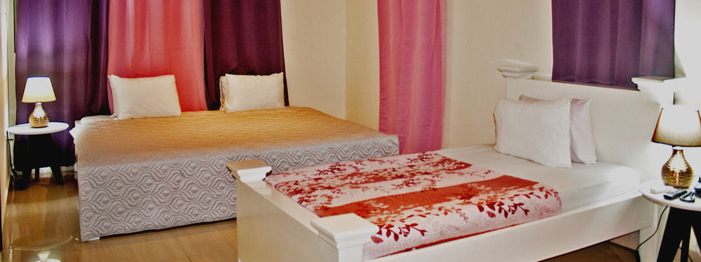 @Home Boutique B&B Hostel And Suite Accra Eksteriør billede