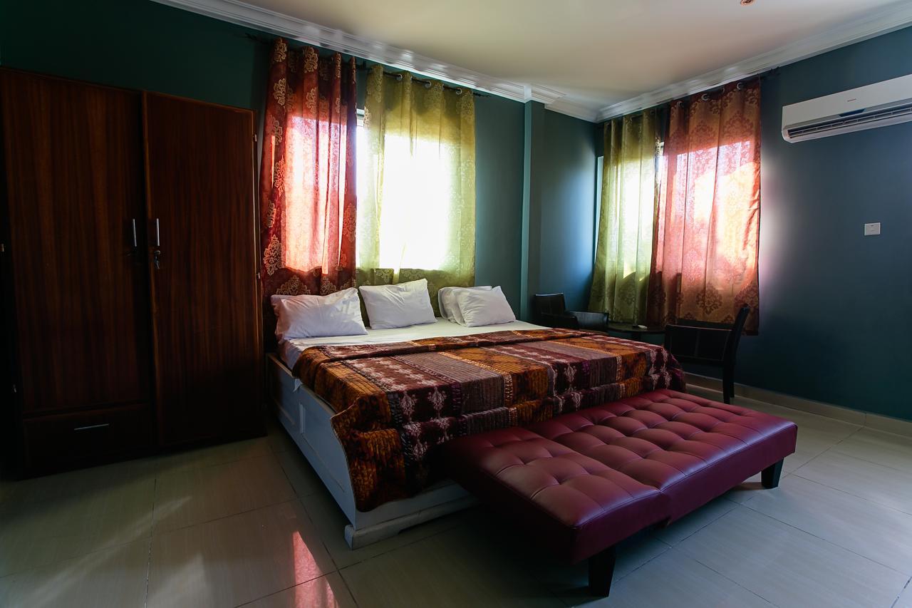 @Home Boutique B&B Hostel And Suite Accra Eksteriør billede