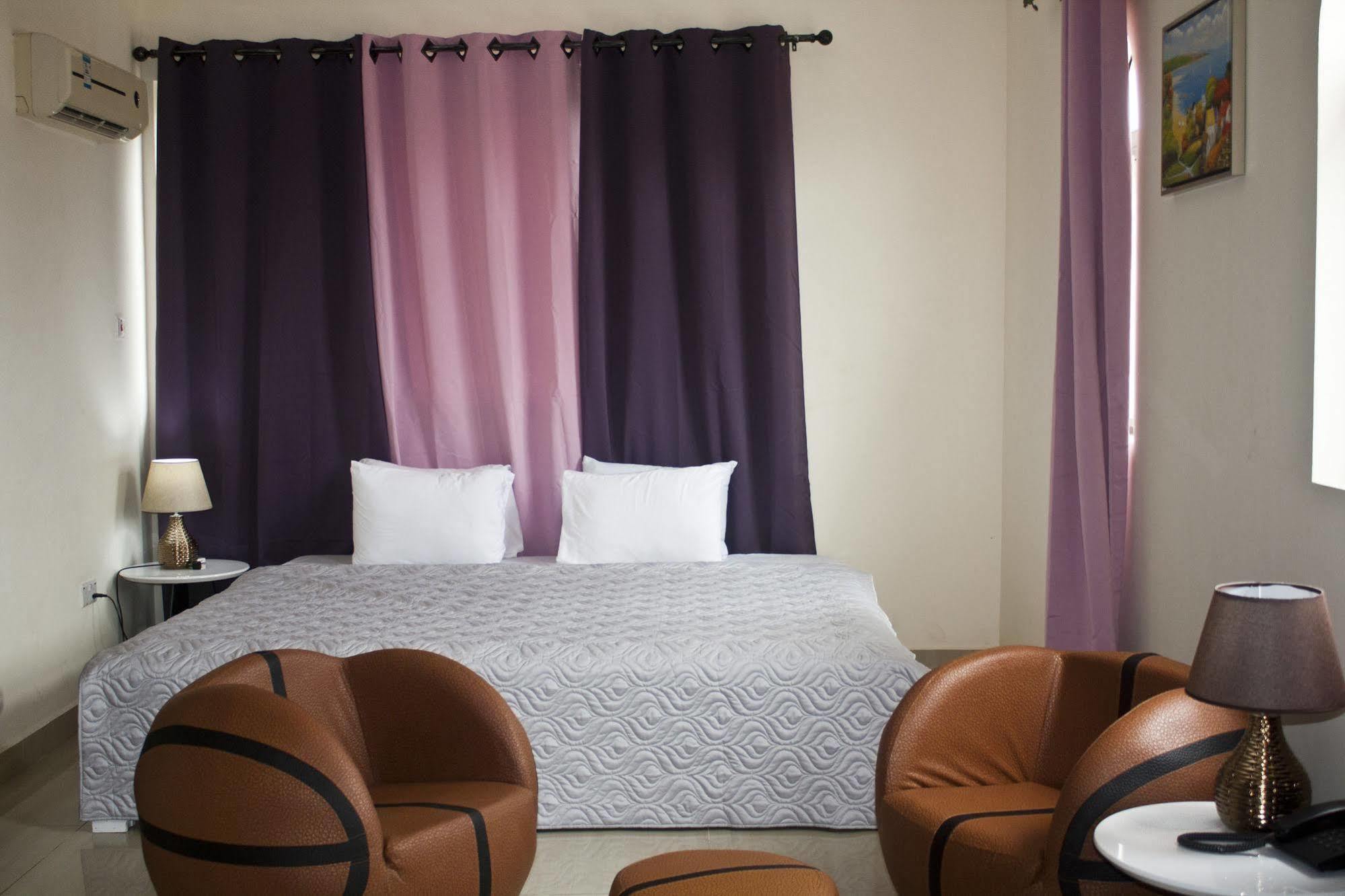 @Home Boutique B&B Hostel And Suite Accra Eksteriør billede
