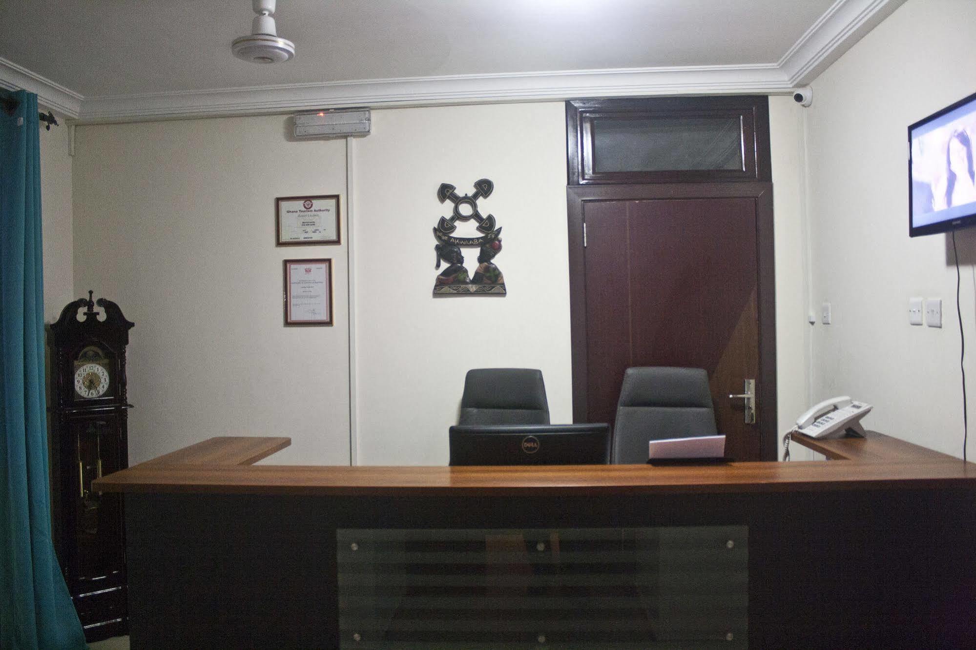 @Home Boutique B&B Hostel And Suite Accra Eksteriør billede