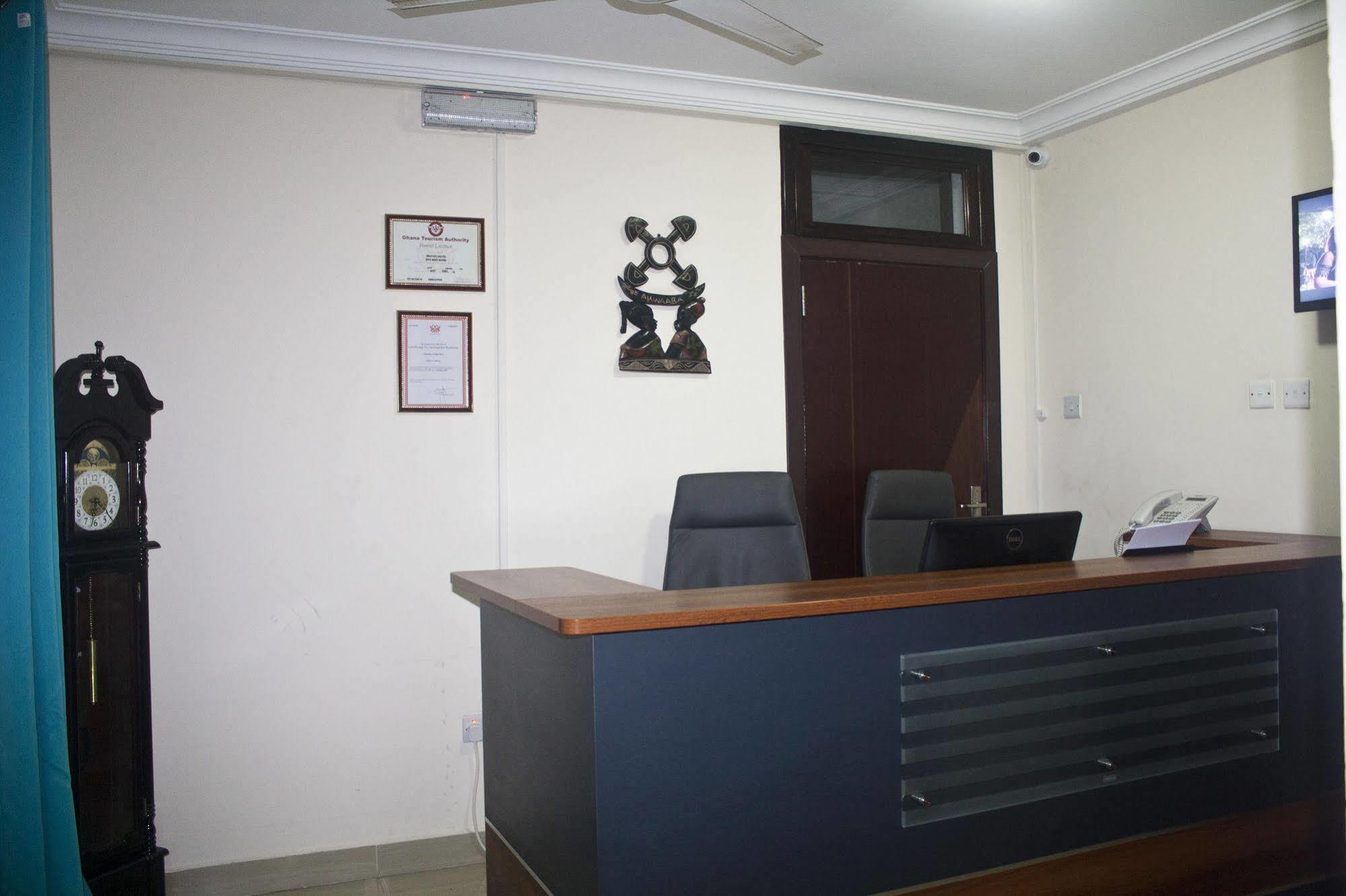 @Home Boutique B&B Hostel And Suite Accra Eksteriør billede