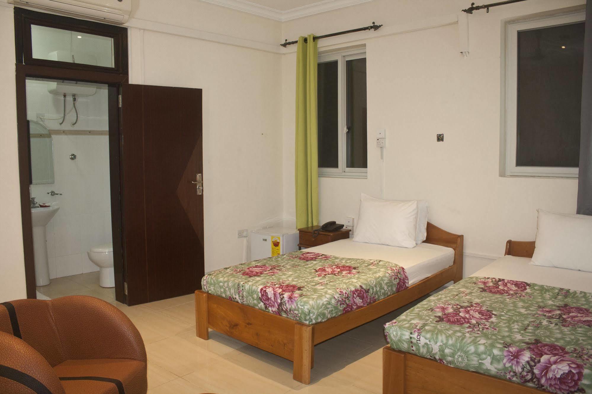@Home Boutique B&B Hostel And Suite Accra Eksteriør billede